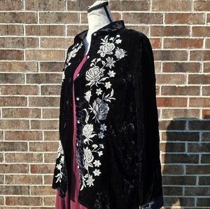 J. Jill Black Velvet Floral Embroidered Jacket Size Small Evening Layer